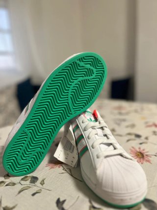 Zapatillas Adidas Superstar Blancas y Verdes