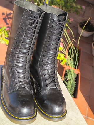 Botas Dr Martens punta de acero 14 agujeros n° 38