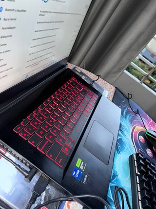 Laptop MSI i7 12va RTX 3050 16GB RAM + Accesorios
