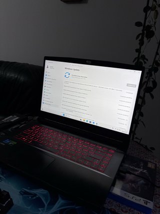 Laptop MSI i7 12va RTX 3050 16GB RAM + Accesorios