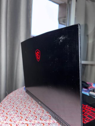 Laptop MSI i7 12va RTX 3050 16GB RAM + Accesorios