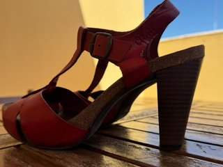 Sandalias rojas de verano