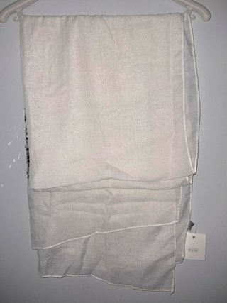Pañuelo CHIK blanco con lentejuelas plateadas