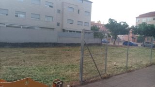 Servicio de desbroce de parcelas con tractor