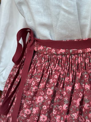 Conjunto Falda y Delantal Baturra
