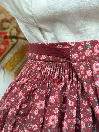 Conjunto Falda y Delantal Baturra