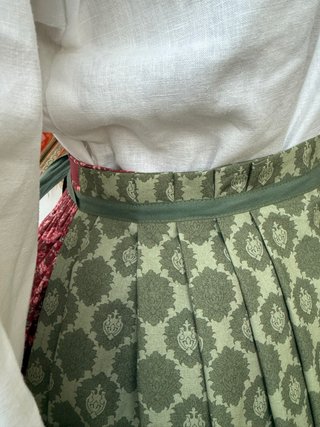 Conjunto Falda y Delantal Baturra