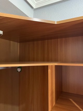 Armario esquinero de madera