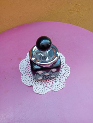 Cenicero de Porcelana Negro con Dados