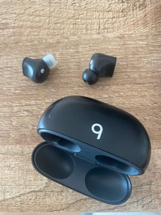 Beats Studio Buds + Auriculares Inalámbricos
