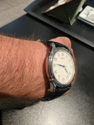 Reloj Seiko Quartz Negro/Plateado