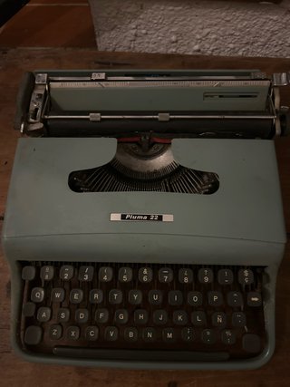 Máquina de escribir Pluma 22