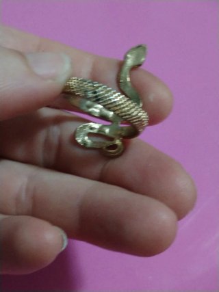 Anello serpente dorato gotico dark