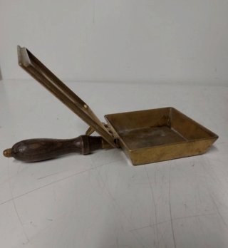 Recogemigas antiguo latón y madera