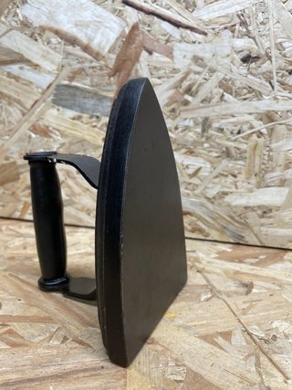 Planchas antiguas de hierro fundido (2 unidades).