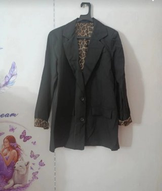 Chaqueta negra con estampado desde talla 42 a 46
