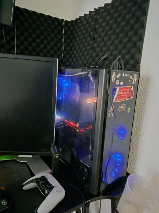 Ordenador Gaming Negro con Luces Azules