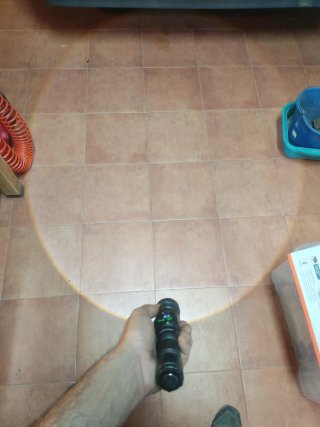 Linterna LED con estuche