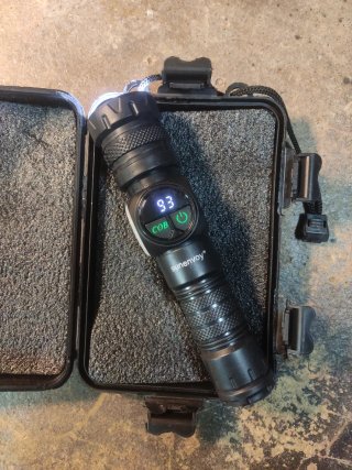 Linterna LED con estuche
