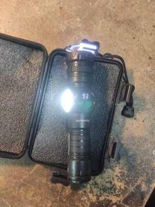 Linterna LED con estuche