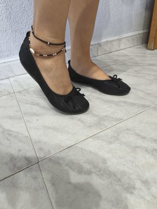 Zapatos bailarinas negros, salvador bachiller