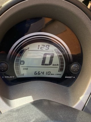 Yamaha NMAX 125 + cajetín, 2 cascos, intercom.