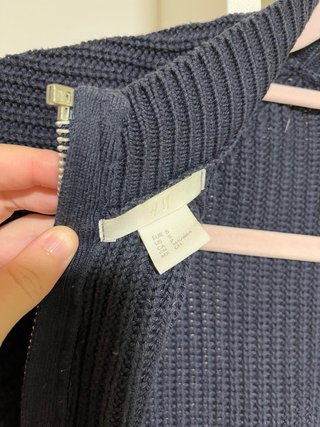 Chaqueta azul con cremallera