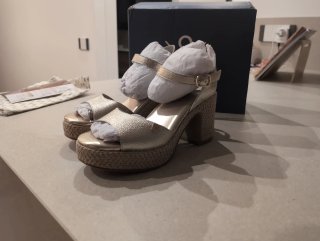 Sandalias POPA doradas
