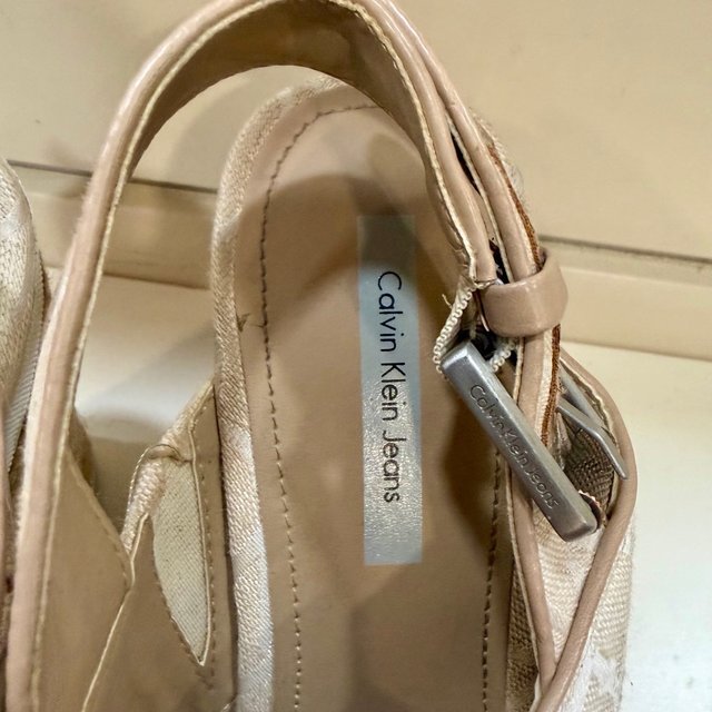 Sandalias cuña marca, Calvin Klein