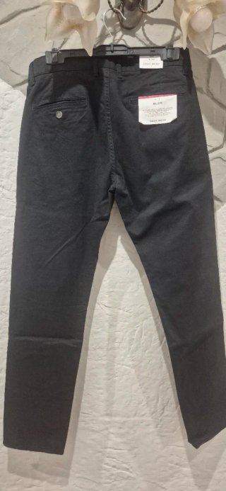 Pantalón chino hombre negro