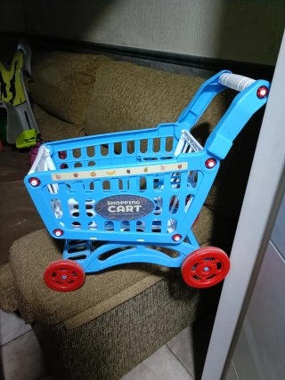 Carrito de la compra infantil azul y rojo