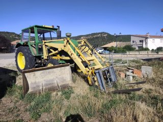 Tractor John Deere 3135