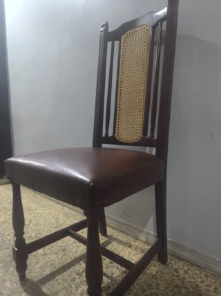 Silla Isabelina Madera y Cuero Marrón