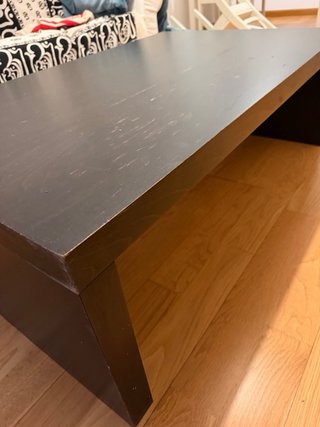 Mesa de centro de madera oscura