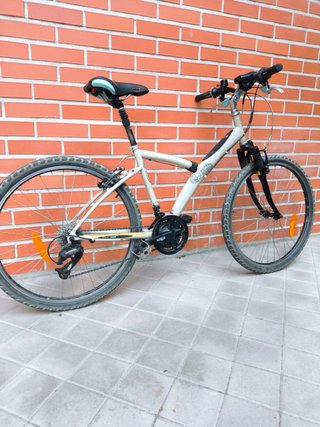Bicicleta Btwin Urbana MTB Trekking