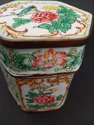 Preciosa caja de té de porcelana China