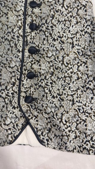 Chaleco Saragüell Negro y Plateado
