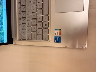 ASUS Vivobook 15 i7-1355U / 16GB RAM / 1TB SSD