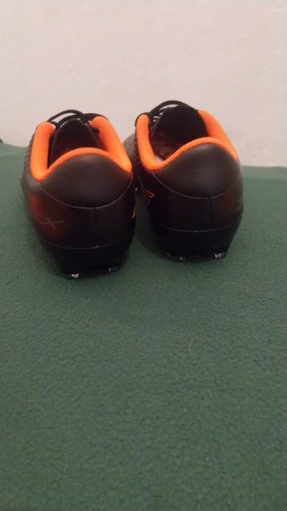 Botas Fútbol Skechers Talla 38.5/39 + Gorra