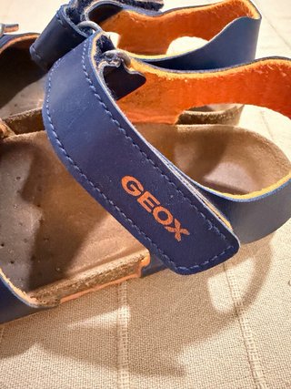 Sandalias Geox niño azul y naranja talla 34