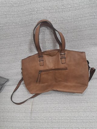Bolso marrón de piel sintético