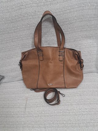 Bolso marrón de piel sintético