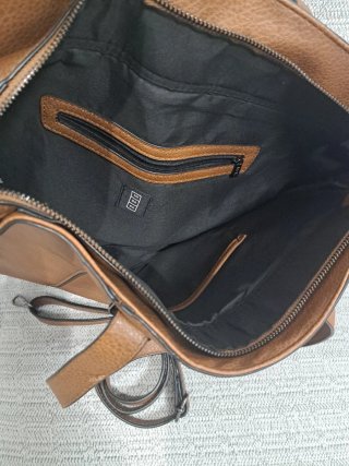 Bolso marrón de piel sintético