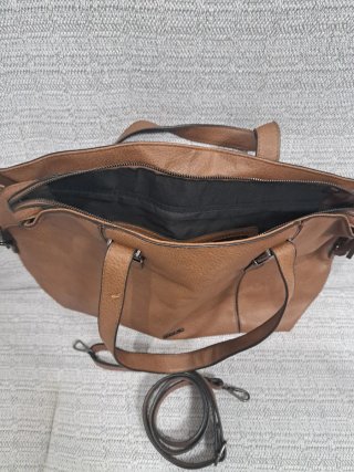 Bolso marrón de piel sintético