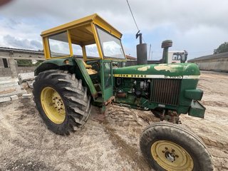 Tractor John Deere 2135