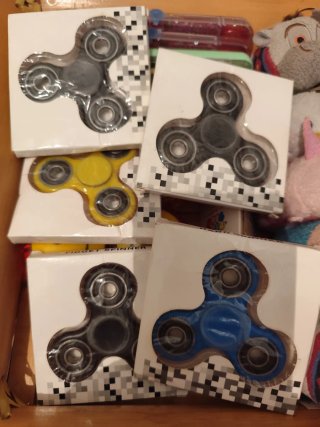 Lote di Giocattoli Vari: Spinner, Yo-yo, Peluches