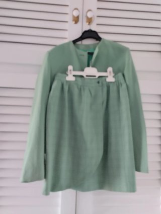 Traje chaqueta y falda verde S/36
