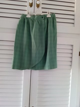 Traje chaqueta y falda verde S/36