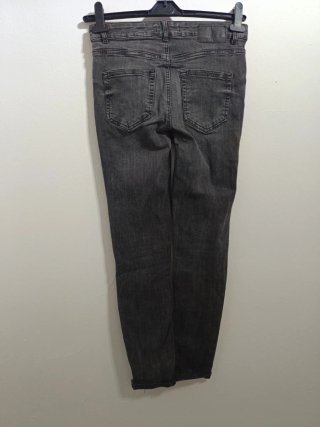 Pantalón tejano gris mujer