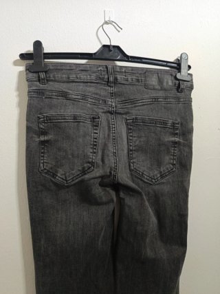 Pantalón tejano gris mujer